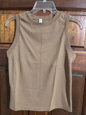 Athleta NWOT Women’s Sleeveless Tank Top in Brown - Classic Crewneck